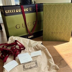 Gucci shoe bag plus duster and ribbons with bag